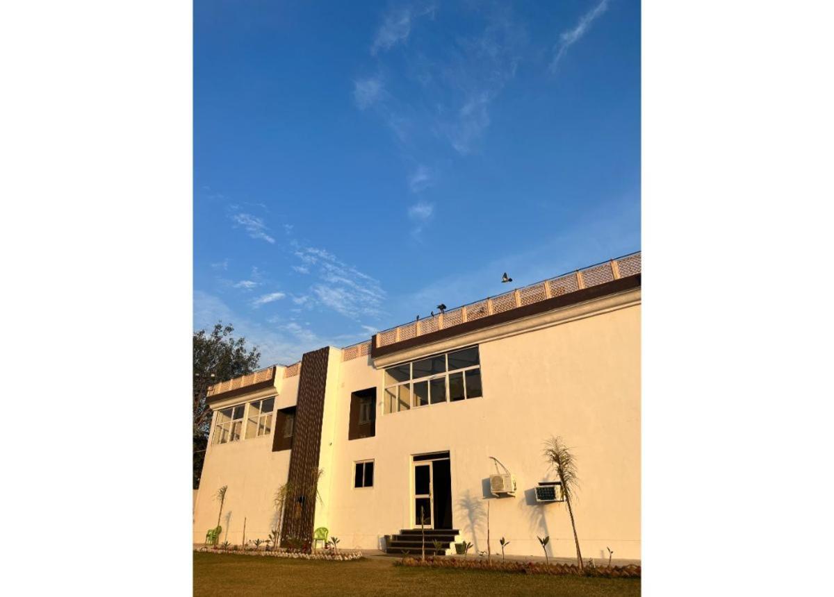 Ritumbhara Hotel & Resort Alwar Bagian luar foto
